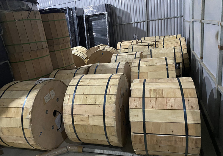 Cáp quang tại kho Hợp Nhất